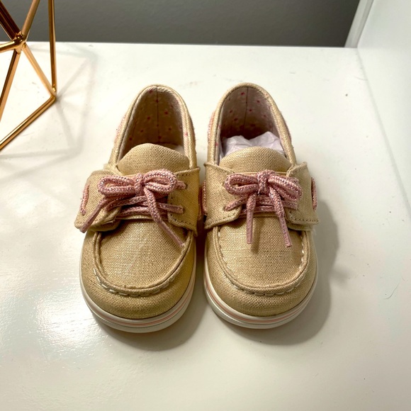 Baby shoes - Picture 1 of 2